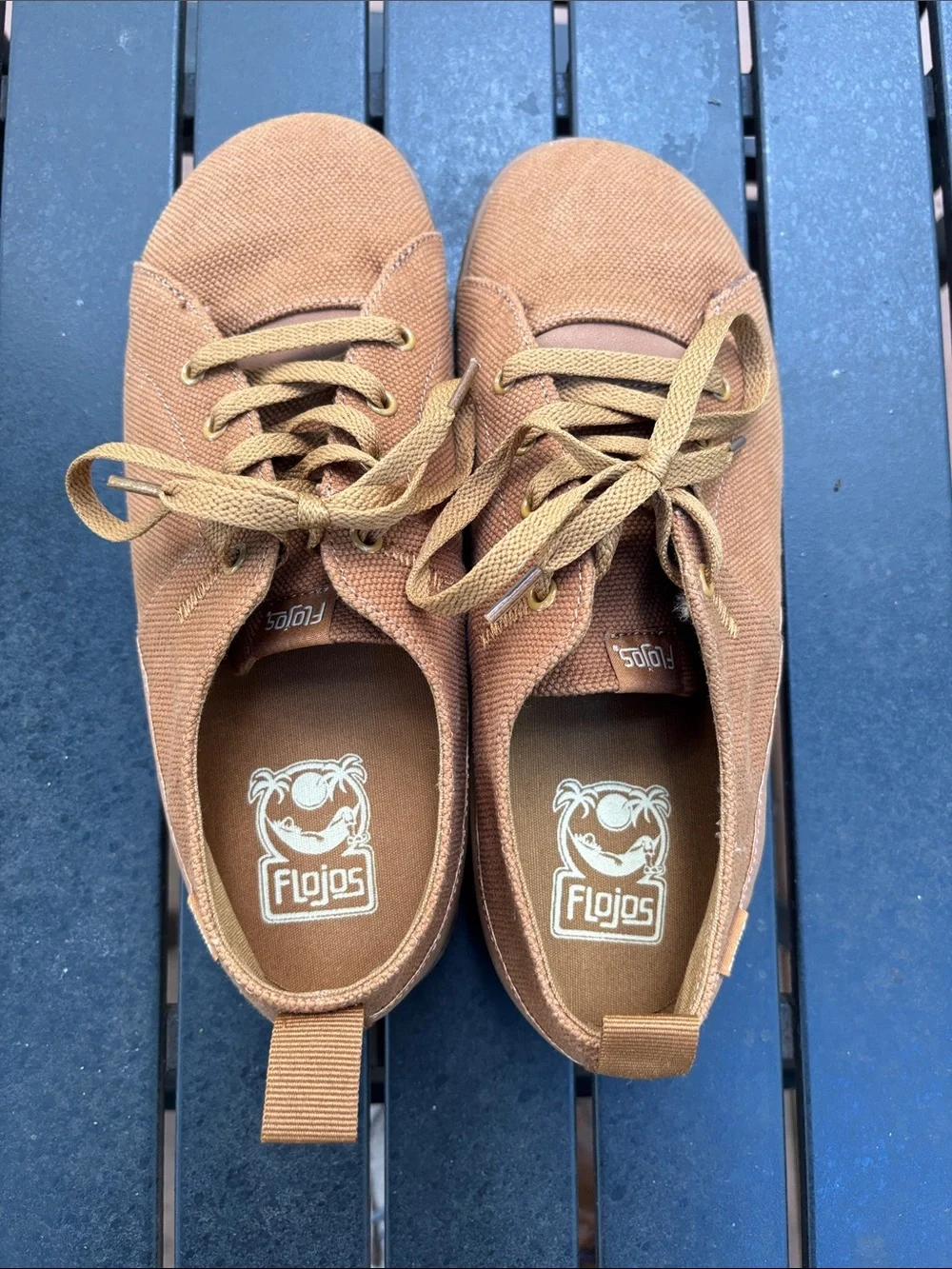 Flojos lace ups